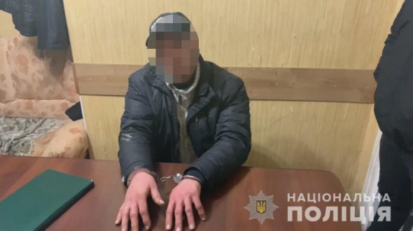 Про те, що кривдник знущається над жінкою та дітьми, повідомили в поліцію сторонні люди