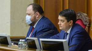 Олександр Корнієнко назвав "поки що чутками" інформацію про намір Володимира Зеленського віддати посаду Дмитра Разумкова Руслану Стефанчуку.