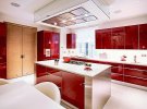 Цвет бордо на кухне: яркие идеи
