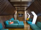 Інтер’єр 2021: як вписати бірюзовий диван у дизайн