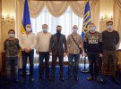 Українські моряки, яких захопили пірати у Гвінейській затоці, повернулись додому