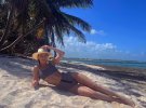 Українська акторка та учасниця шоу "Холостячка" Ксенія Мішина  насолоджується  родинним відпочинком у Домінікані