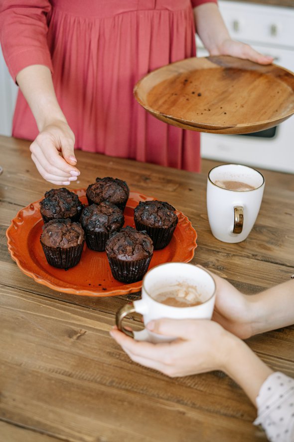 За бажанням готовий десерт прикрашають шоколадом, цукровою пудрою, або фруктами.