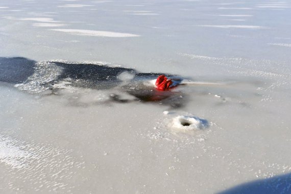 В Днепре утопленник вмерз в лед