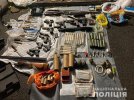 В Миколаєві затримали   ватажка злочинного угруповання. У нього  вилучили партію наркотиків  на мільйон гривень і арсенал зброї