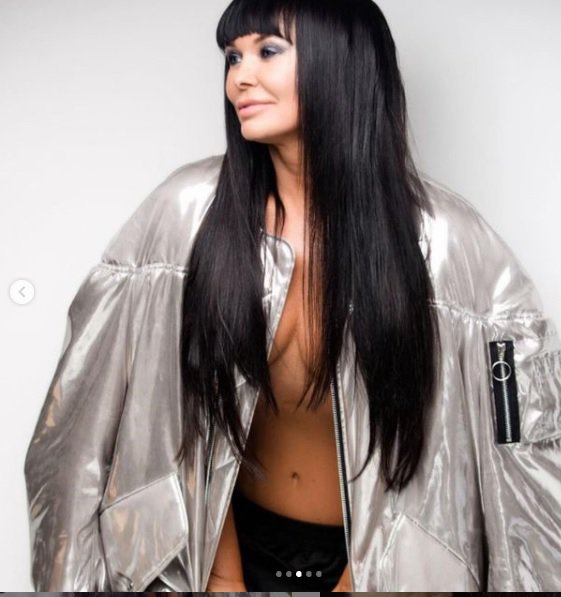 Асія Ахат дивує шанувальників розкішним виглядом