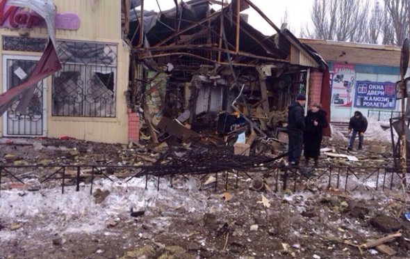 Руїни магазину, який був зруйнований в результаті російської агресії та нападу на місто