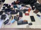 Зловмисники представлялися співробітниками банку і випитували у потерпілих реквізити банківських карт. Фото: Нацполіція