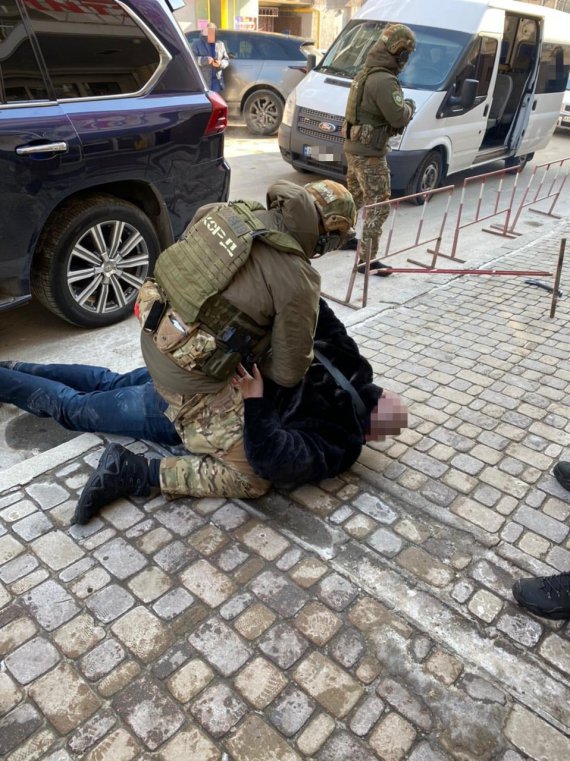 У Харкові затримали 4-х членів злочинної групи, яка займалася здирництвом