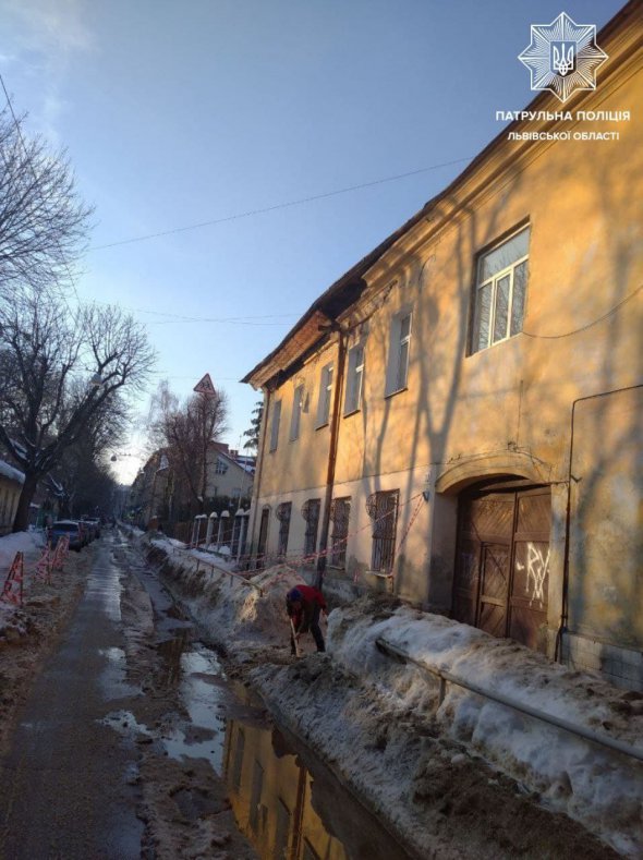  У Львові є загроза   обвалу даху та фасаду  будинку N°33 на вул. Некрасова