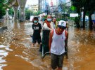 Індонезію тероризує висока вода.