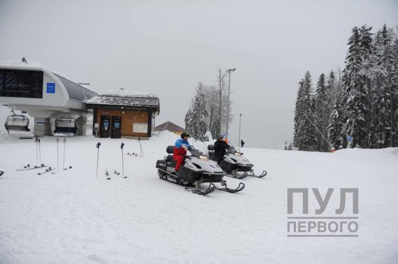 Путін і Лукашенко обмінялись компліментами на переговорах та пішли кататись на лижах.