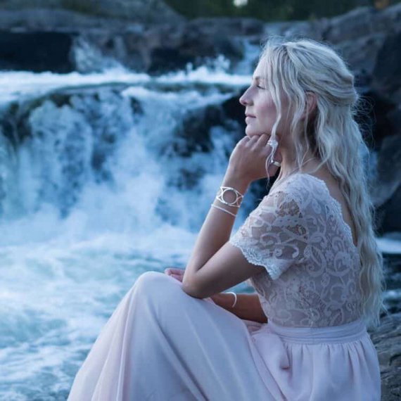 Найкраще світло для фотографування природи - вночі, каже Йонна Їнтон