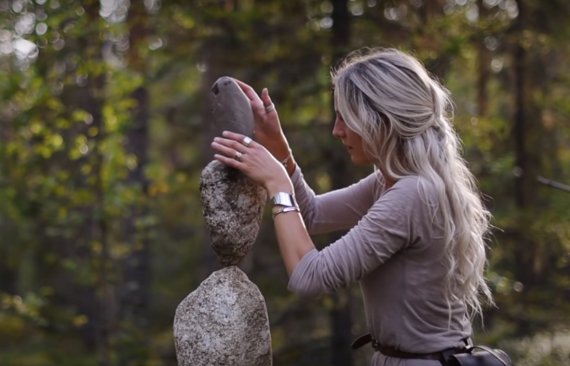 Йонна Їнтон вважає процес балансування каменів медитацією