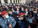 В Ереване прошли акции протеста сторонников и противников Пашиняна.