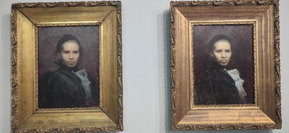 Вперше в Києві зустрілися два портрета львівського художника Івана Труша, що він написав з Лесі Українки в 1900 році. Показують на проєкті "Леся Українка: 150 імен" в київському Українському домі.