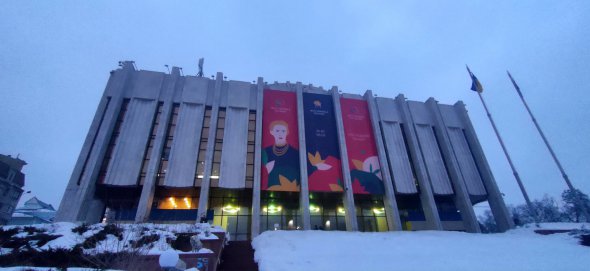 До 8 березня у столичному "Українському домі" триває проєкт "Леся Українка: 150 імен"