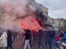 Люди палили фаєри