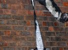 На стіні колишньої в'язниці в місті Редінг на півдні Великої Британії з'явилося графіті, яке експерти приписують відомому художнику Бенксі