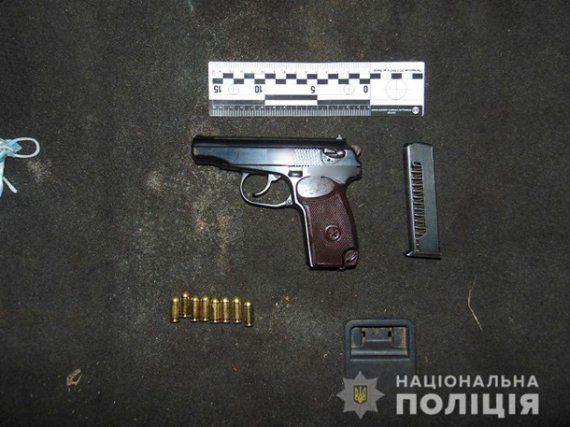 У Києві в авто іноземця знайшли зброю і патрони. Фото: kyiv.npu.gov.ua