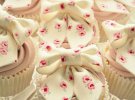 Рецепт ніжних капкейків і прикраси по-весняному