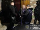 Злочинець підшукав осіб з соціально незахищених верств населення - безхатченків, неповнолітніх з неблагополучних сімей, нарко- та алкозалежних людей