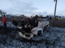На Харьковщине перевернулся микроавтобус Renault Trafic. Один пассажир погиб. Еще 8 вместе с водителем - в больнице