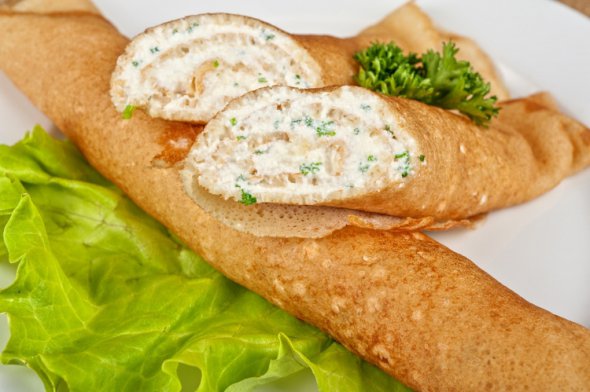 Млинці з яйцем і зеленню
