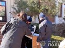 В Одессе на территорию дома пытались подбросить гранату