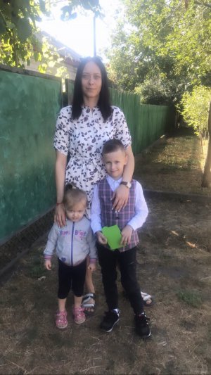 30-річна Анастасія Яхненко зі Сміли на Черкащині майже три роки лікує сепсис. Потребує допомоги на четверту операцію по гінекології.