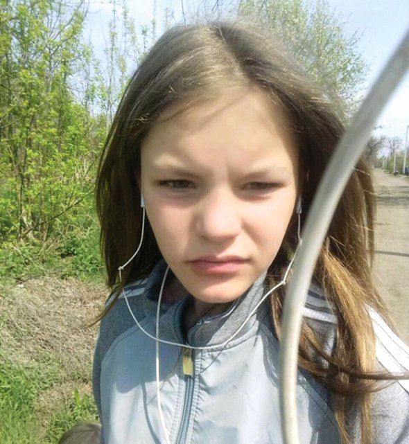 Исчезновение 13-летней Инны Дубик из села Миролюбовка Пятихатского района Днепропетровской родители заметили через 6 дней. Девушку нашли изнасилованной и задушенной в дебрях