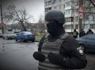 У Миколаєві затримали підозрюваного у вбивстві 38-річної жінки, яку знайшли застреленою в орендованій квартирі.   Злочинець -  33-річний місцевий таксист