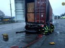 На Черкащині Scoda влетіла під   вантажівку  загорілася.  23-річний водій загинув на місці