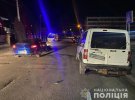 В Житомире водитель-нарушитель подорвался на гранате РГД-5, которую хотел бросить в полицейских. Мужчине оторвало правое предплечье и посекло тело. Он в больнице