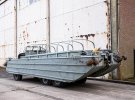 На продажу выставили редкий военный автомобиль-амфибию