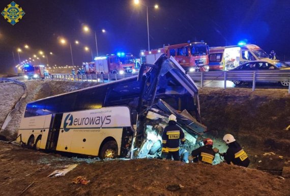У  Польщі розбився автобус із українцями. Загинув 51-річний водій.  Інший і 4 пасажирів - скалічилися