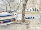 В Запорожье 21-летний водитель BMW влетел в дерево. 23-летний пассажир погиб. Водитель с еще одним пассажиром - травмированы