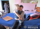 У селі Кам’янівка на Житомирщині зник  2-річний  хлопчик, поки мати поралася по господарству. Дитину розшукали серед лісу поліцейські