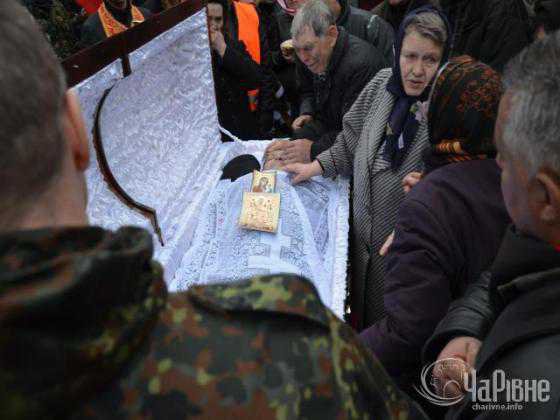 Александра Музычко похоронили на кладбище "Молодежное" в Ровно