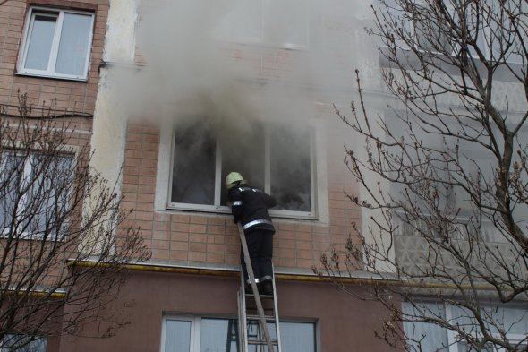 На Харьковщине во время пожара в квартире погиб 3-летний мальчик