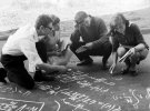 Первокурсники решают сложное уравнение, 1968. Фотограф Марюс Баранаускас