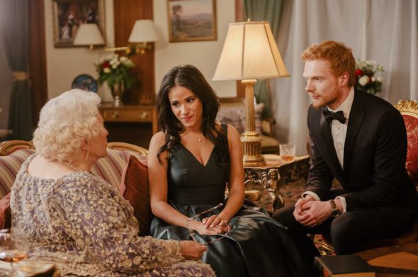 Тіффані Сміт та Чарлі Філд зіграли принца Гаррі та його дружину Меган Маркл у фільмі на американському телеканалі Lifetime. 