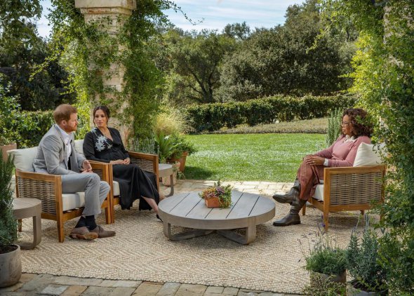 Меган Маркл и принц Гарри дали интервью телеведущей Опре Уинфри. Супруги впервые рассказали о конфликтах в королевской семье, расистские проявления и истинные причины ухода от британской монархии.