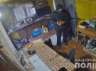 В Славянске задержали мужчину, который ограбил пункт приема металлолома и ранил из автомата работника