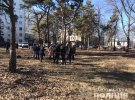 В Харькове в парке возле одной из городских больниц под листьями нашли тело младенца