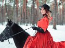 Актриса Анна Саливанчук поразила фотосессией на коне