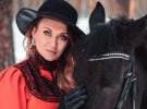 Акторка Анна Саліванчук вразила  фотосесією на коні