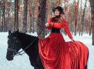 Актриса Анна Саливанчук поразила фотосессией на коне