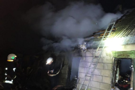 В селе Вязовок Павлоградского района Днепропетровской области загорелся частный дом