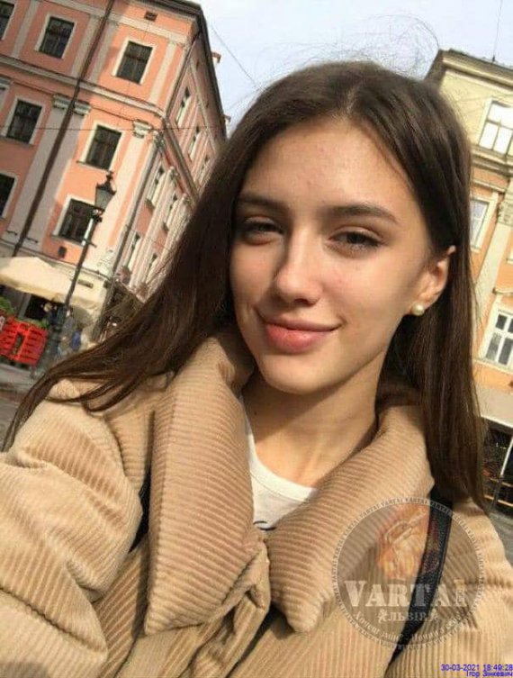 У Львові вбили 19-річну Дарію Косенок, студентку з Дніпропетровської області. Її тіло зі слідами насильницької смерті виявили в квартирі в центрі міста